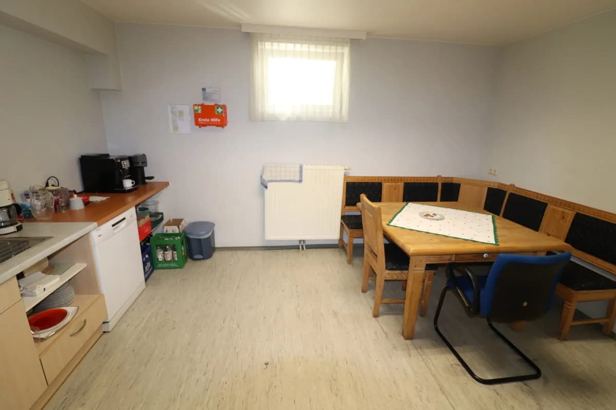 6-Zimmer-Gewerbeimmobilie mieten in Weiz – 237 m², € 2.540 – Bild 13 von 17
