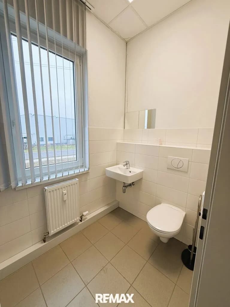 4-Zimmer-Gewerbeimmobilie mieten in Linz Land – 150 m², € 1.930 – Bild 7 von 9