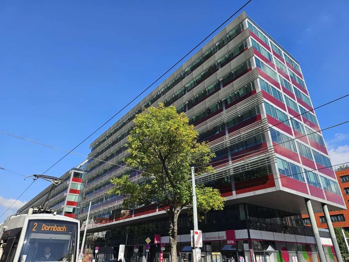 Gewerbeimmobilie mieten in Wien – 335 m², € 15 – Bild 1 von 7