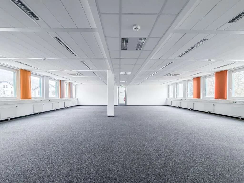 Gewerbeimmobilie mieten in Salzburg Stadt – 386 m², € 5.887