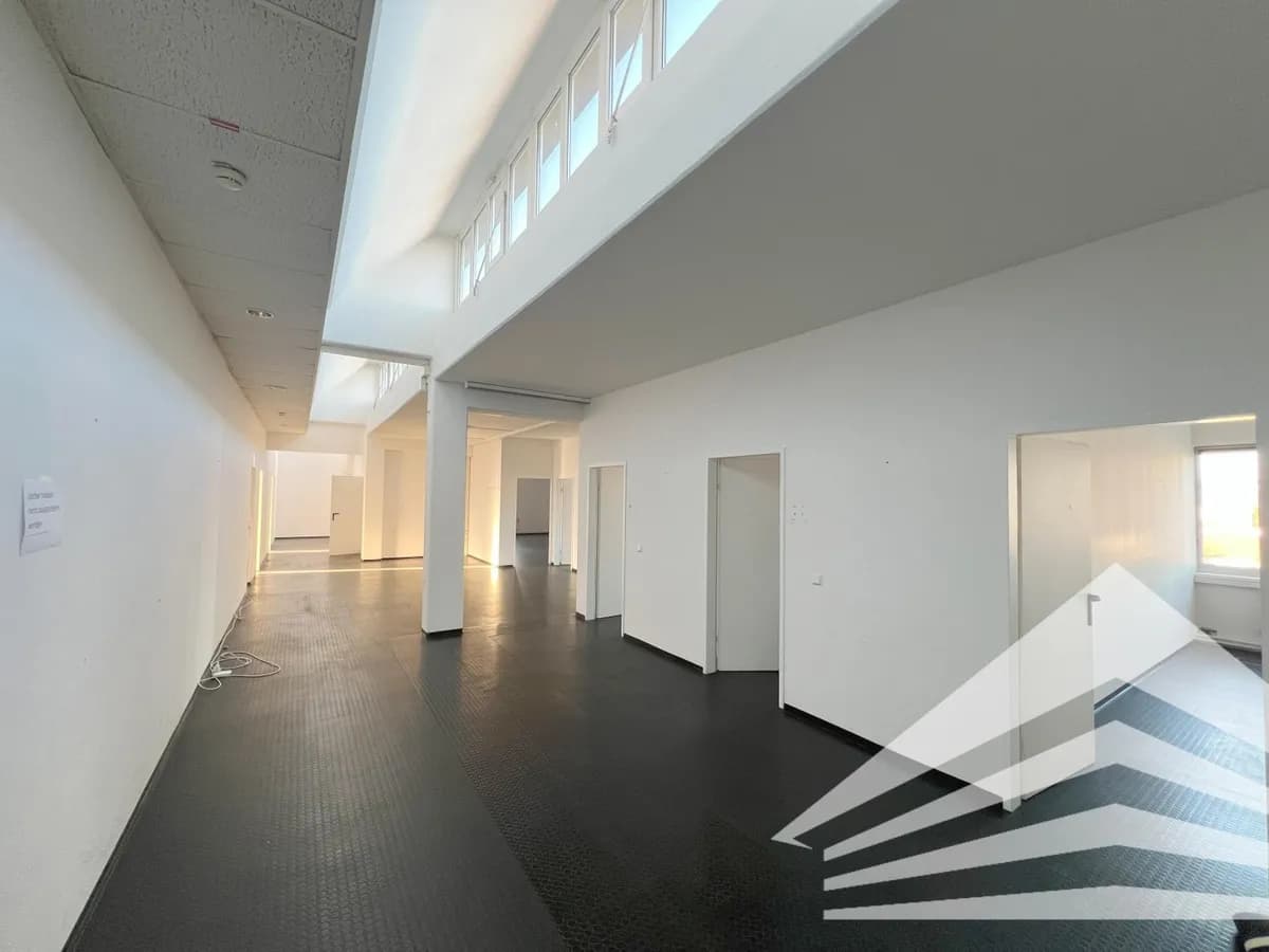 Gewerbeimmobilie mieten in Linz – 273 m², € 2.822