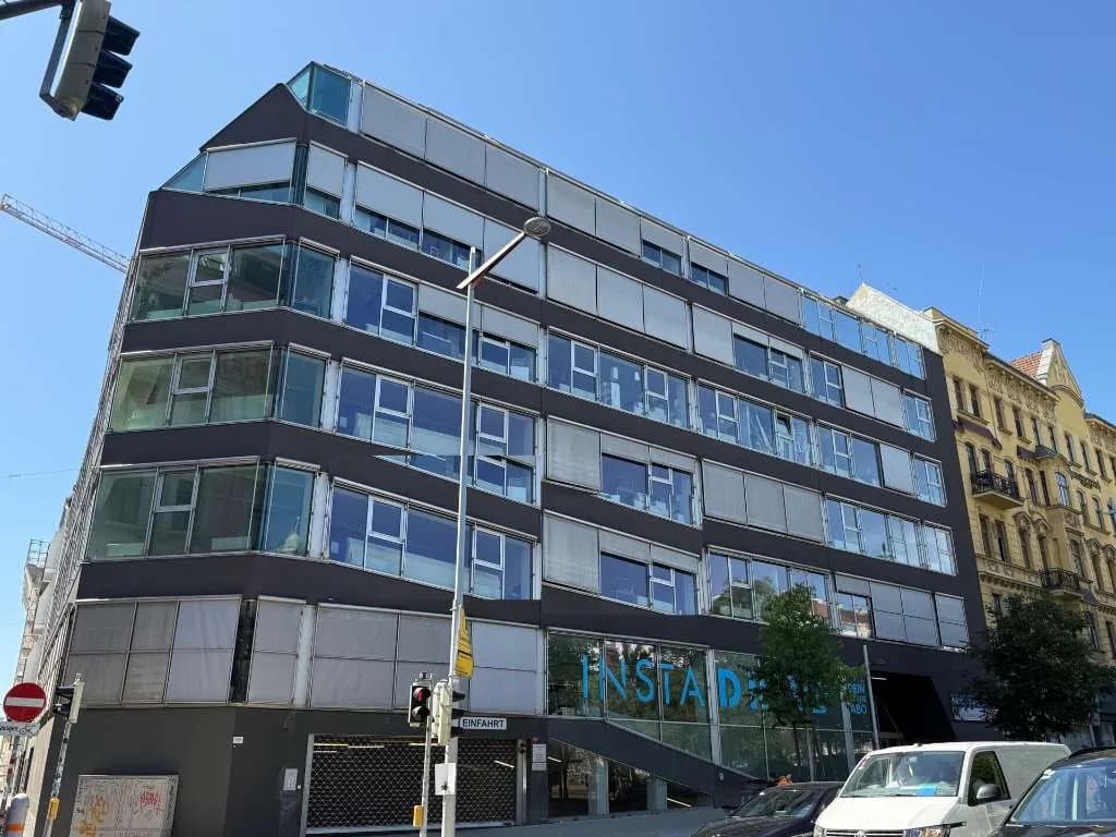 Gewerbeimmobilie mieten in Wien – 342 m², € 6.197
