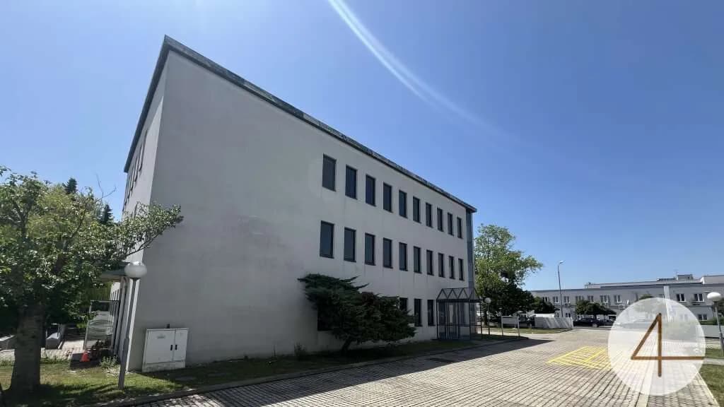 Gewerbeimmobilie mieten in Wien – 2 200 m², € 10 – Bild 2 von 6