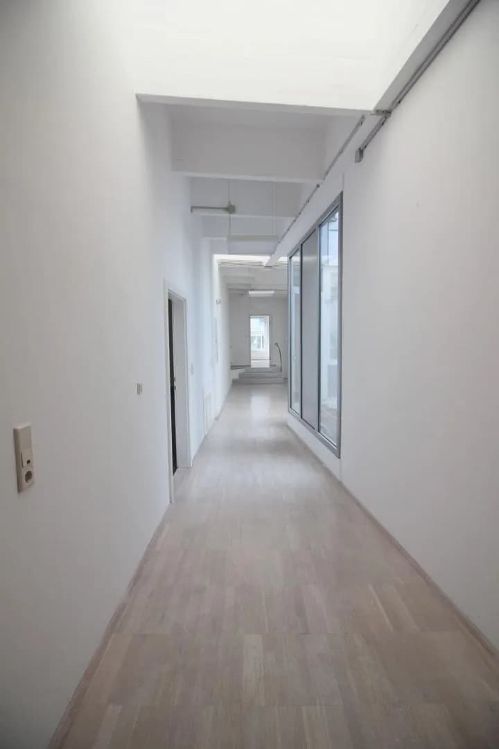4-Zimmer-Gewerbeimmobilie mieten in Graz – 250 m², € 1.800 – Bild 10 von 12