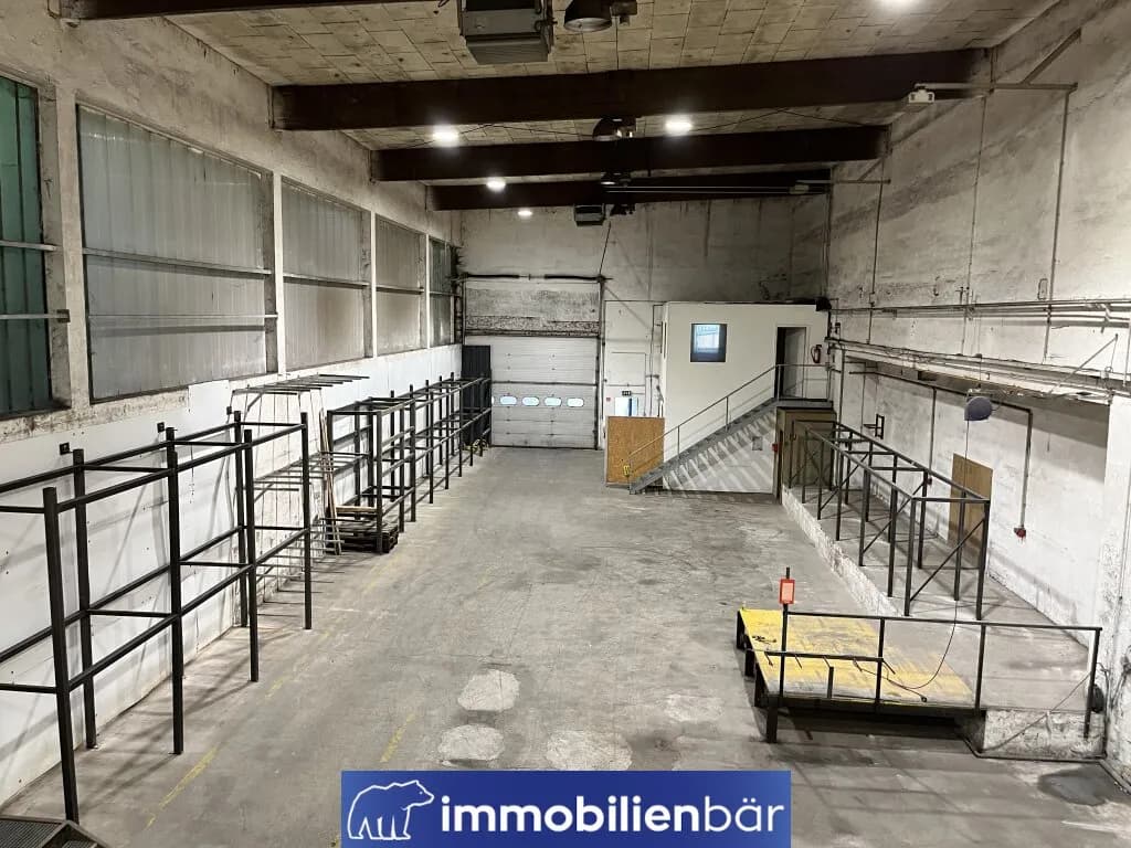 Gewerbeimmobilie mieten in Wels-Land – 705 m², € 2.190