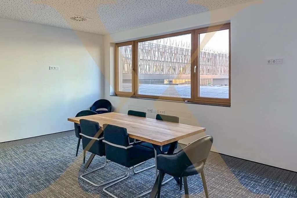 Gewerbeimmobilie mieten in Wels-Land – 352 m², € 5.804