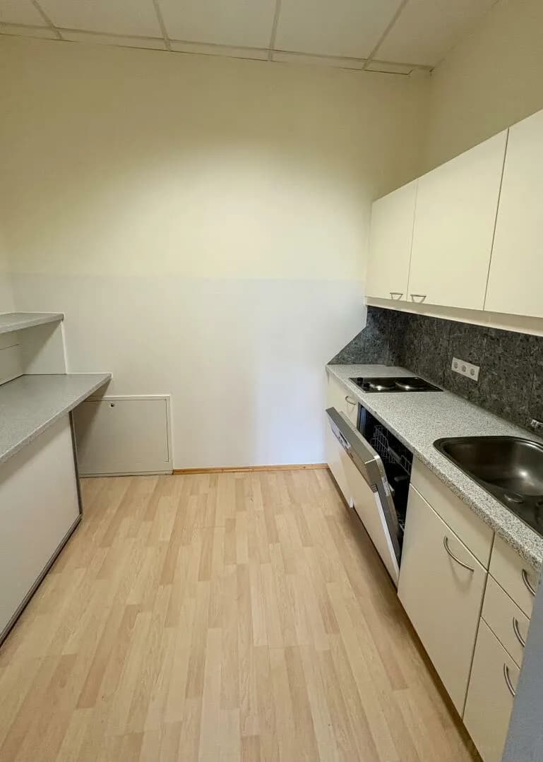 4-Zimmer-Gewerbeimmobilie mieten in Graz – 160 m², € 7 – Bild 6 von 13