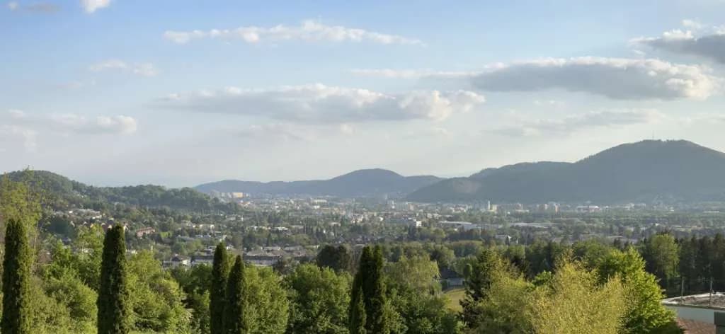 Grundstück kaufen in Graz – 1 400 m², € 820.000