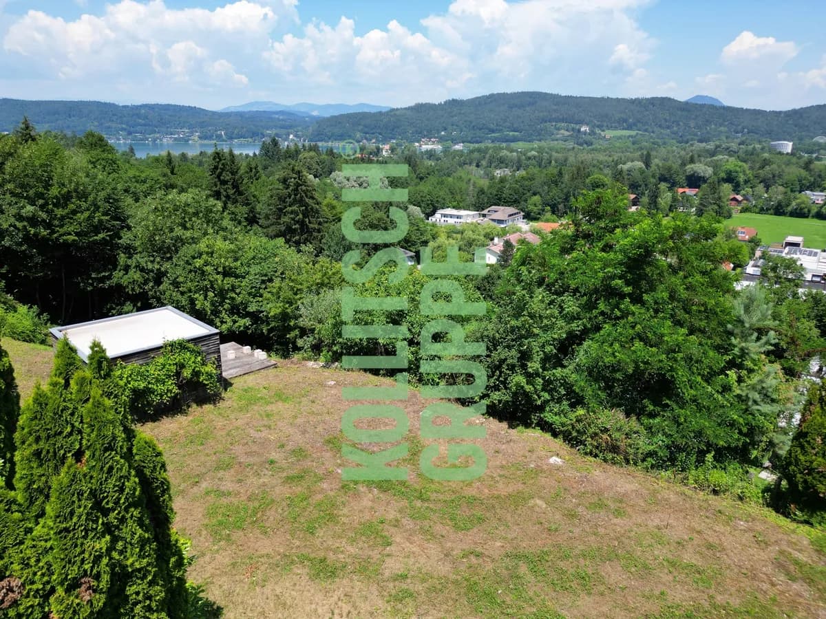 Grundstück kaufen in Klagenfurt – 1 396 m², € 698.000