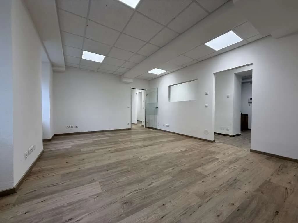 3-Zimmer-Gewerbeimmobilie mieten in Baden – 110 m², € 1.187 – Bild 3 von 6