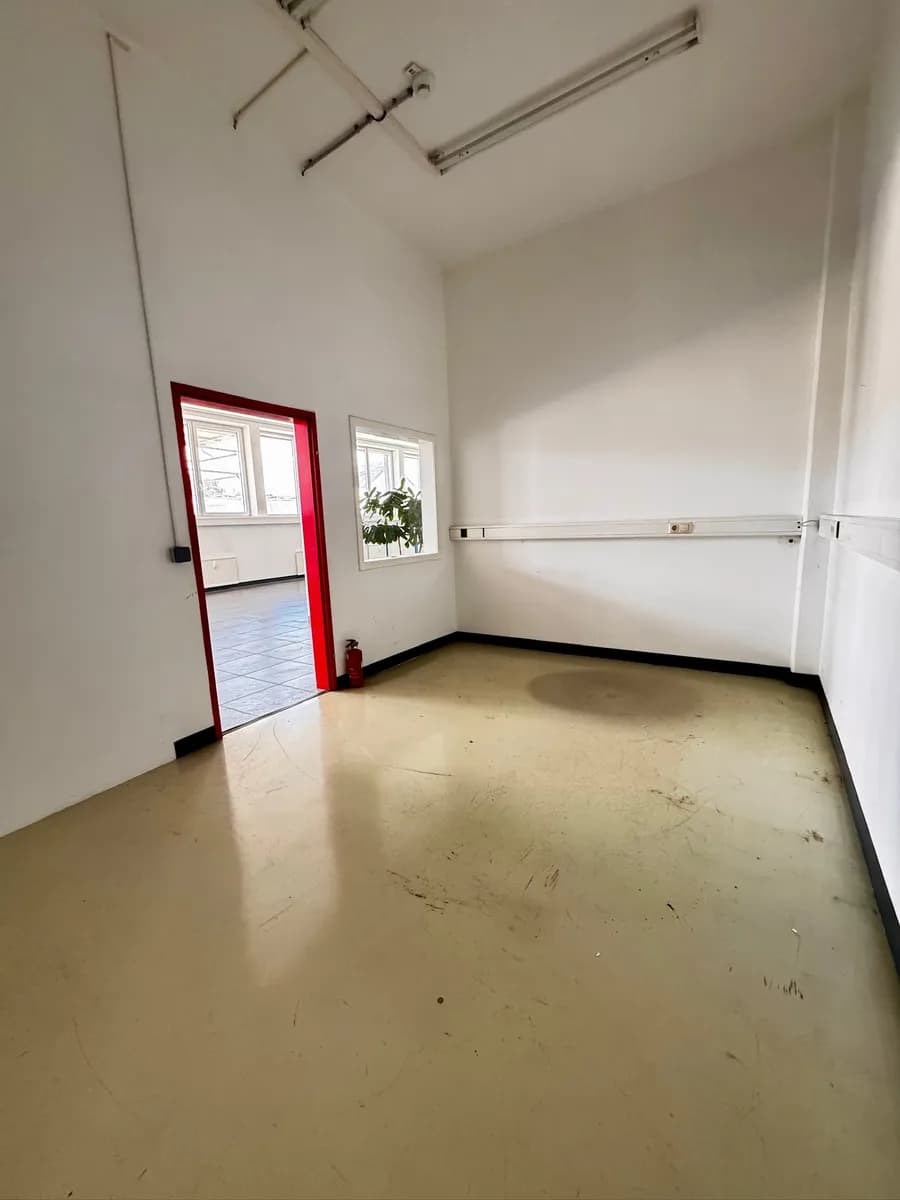 Gewerbeimmobilie mieten in Mödling – 374 m², € 4.800 – Bild 6 von 9