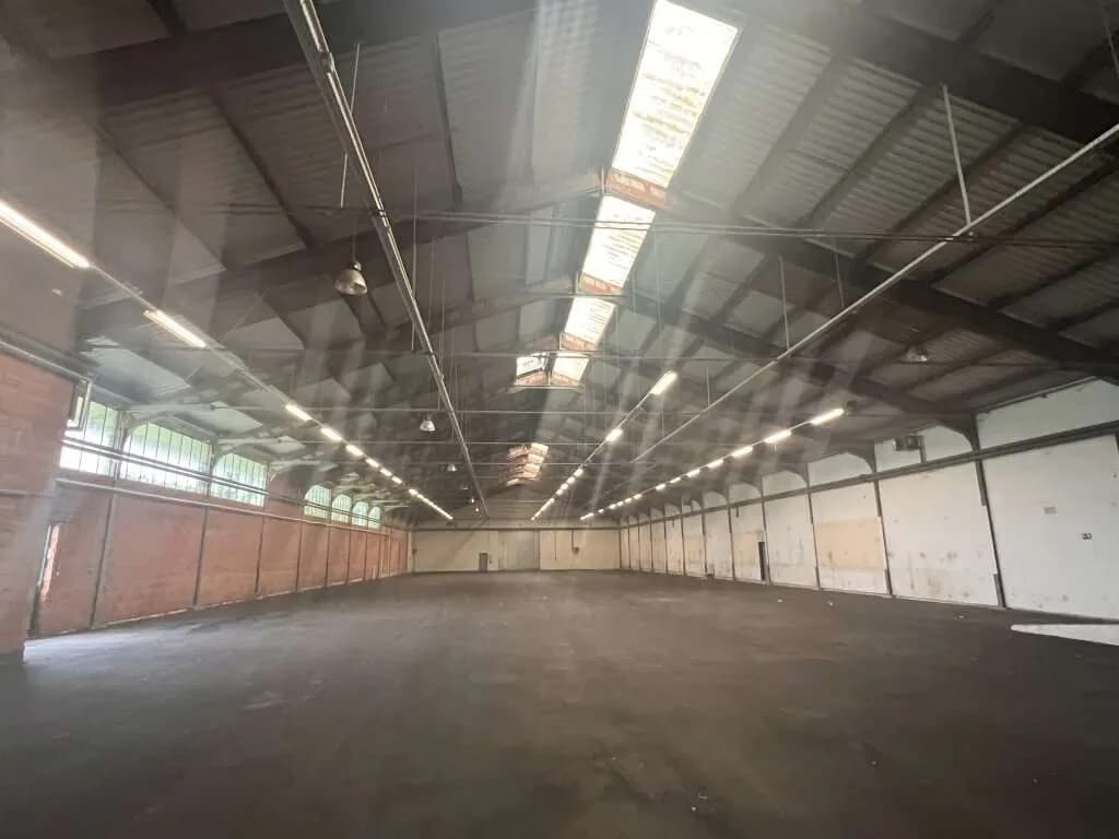 Gewerbeimmobilie mieten in Graz-Umgebung – 1 933 m², € 8.800