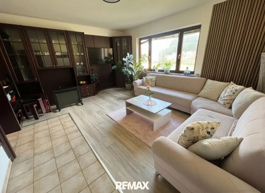 7-Zimmer-Haus kaufen in Neunkirchen – 146 m², € 199.000 – Bild 2 von 39