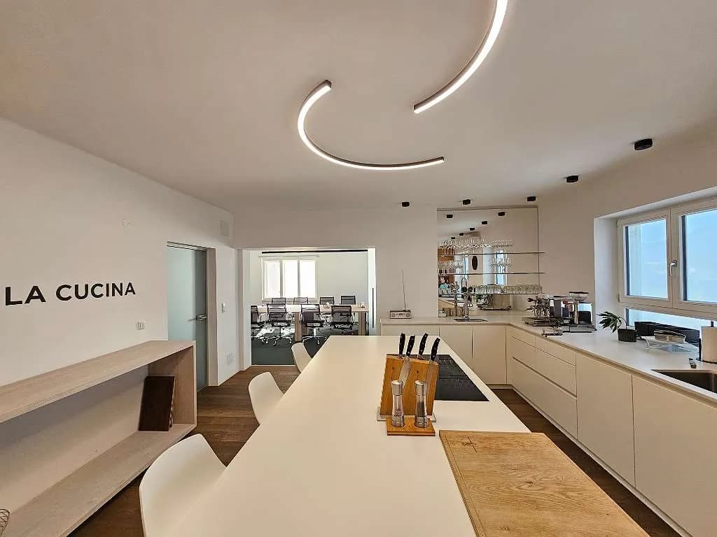 4-Zimmer-Gewerbeimmobilie mieten in Bruck-Mürzzuschlag – 204 m², € 1.950 – Bild 35 von 43