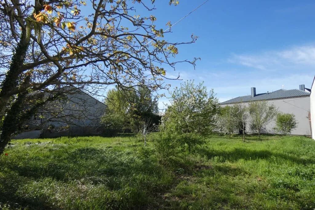 Grundstück kaufen in Neusiedl am See – 1 096 m², € 240.000