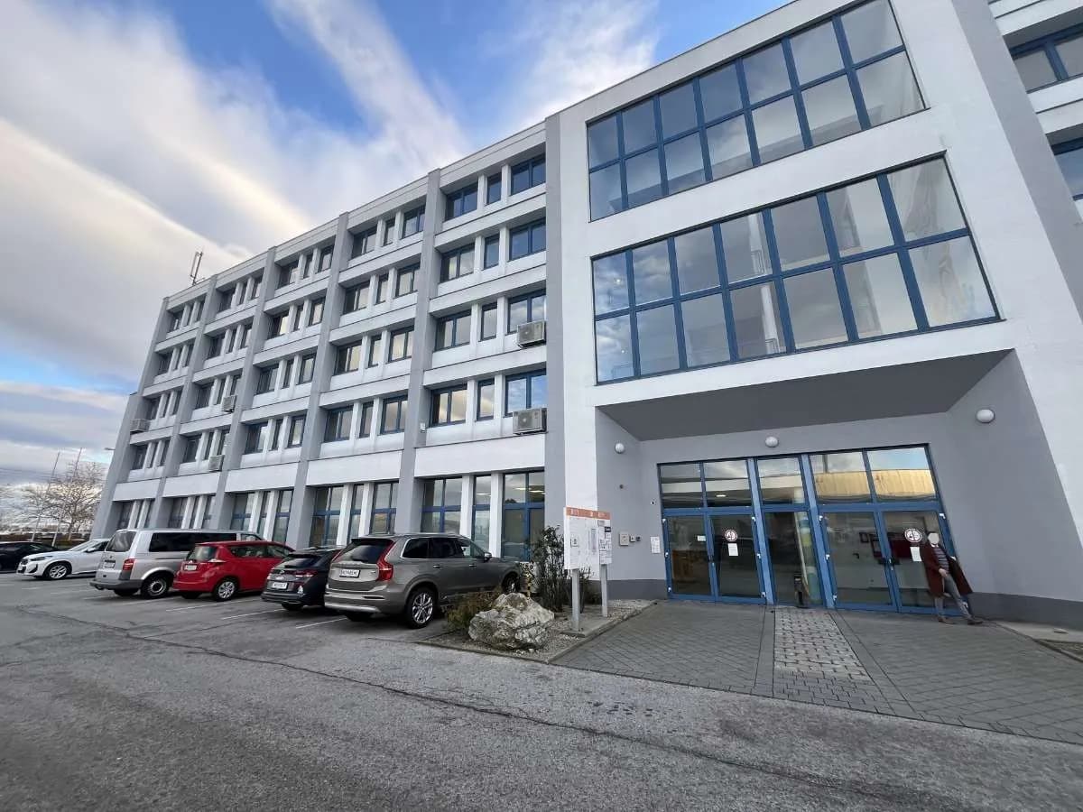 Gewerbeimmobilie mieten in Mödling – 200 m², € 2.515