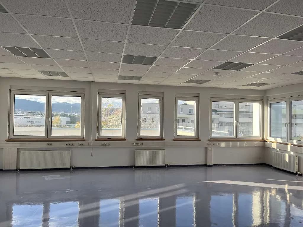 Gewerbeimmobilie mieten in Mödling – 268 m², € 3.377