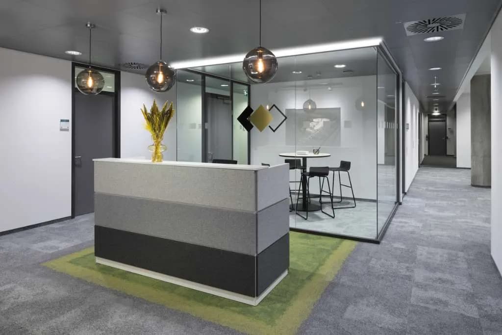 Gewerbeimmobilie mieten in Wien – 1 607 m², € 15 – Bild 2 von 11