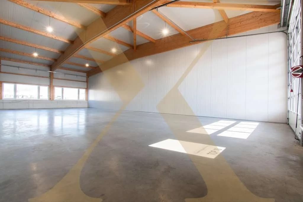Gewerbeimmobilie mieten in Perg – 302 m², € 1.668