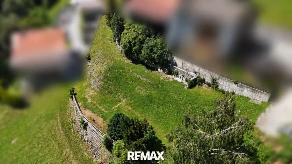 Grundstück kaufen in Landeck – 719 m², € 245.000