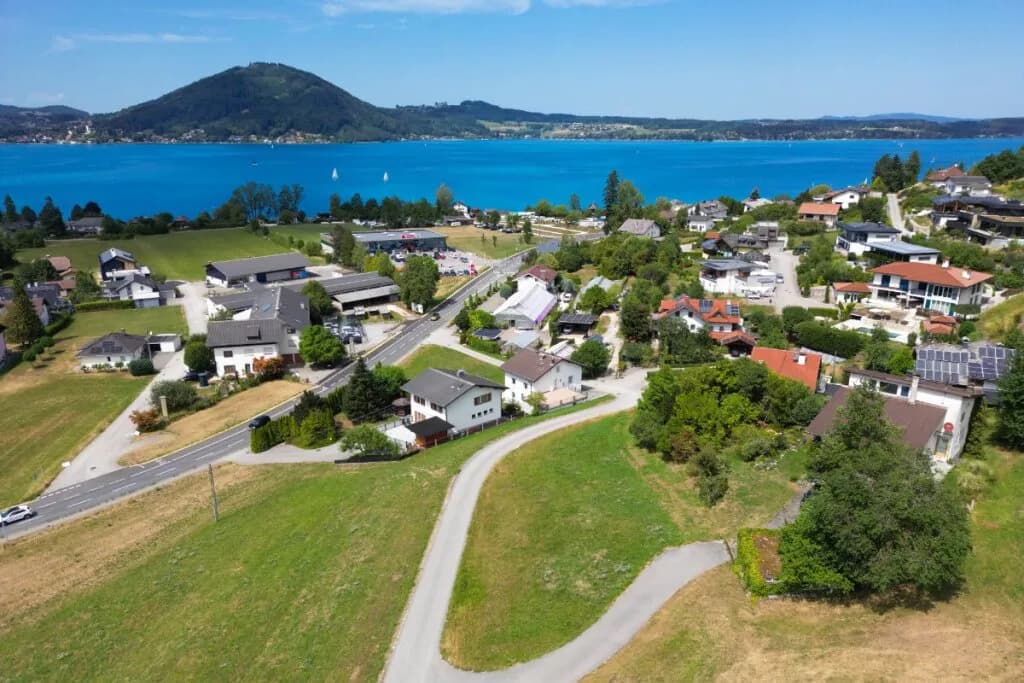 Grundstück kaufen in Vöcklabruck – 1 064 m², € 1.064.000 – Bild 2 von 7