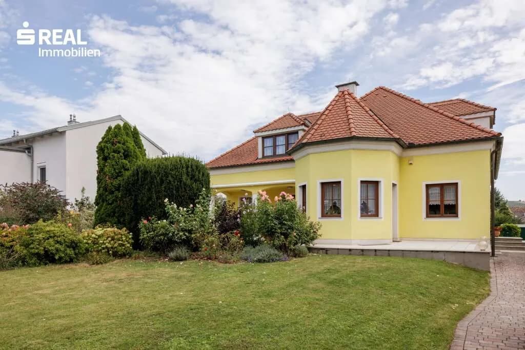 8-Zimmer-Haus kaufen in Hollabrunn – 391 m², € 790.000