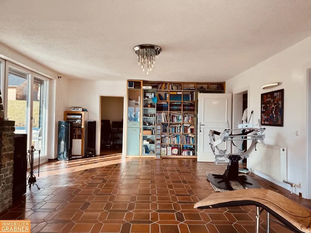 9-Zimmer-Wohnung kaufen in Gmunden – 184,46 m², € 695.000 – Bild 2 von 32