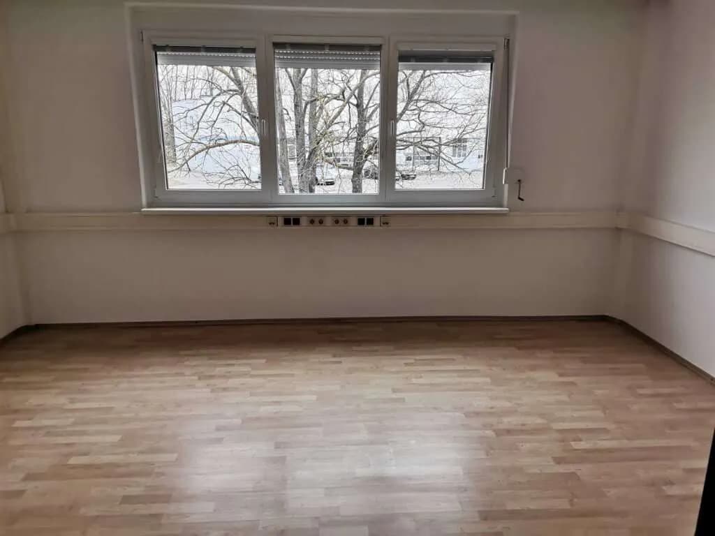 1-Zimmer-Gewerbeimmobilie mieten in Baden – 22 m², € 311 – Bild 2 von 3