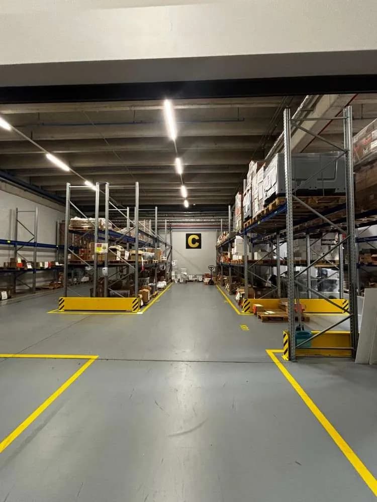 Gewerbeimmobilie mieten in Wien – 4 270 m² – Bild 9 von 12