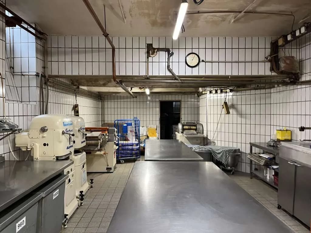 Gewerbeimmobilie mieten in Wien – 445 m², € 5.119