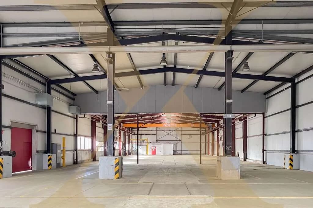 Gewerbeimmobilie mieten in Linz Land – 2 050 m² – Bild 1 von 4