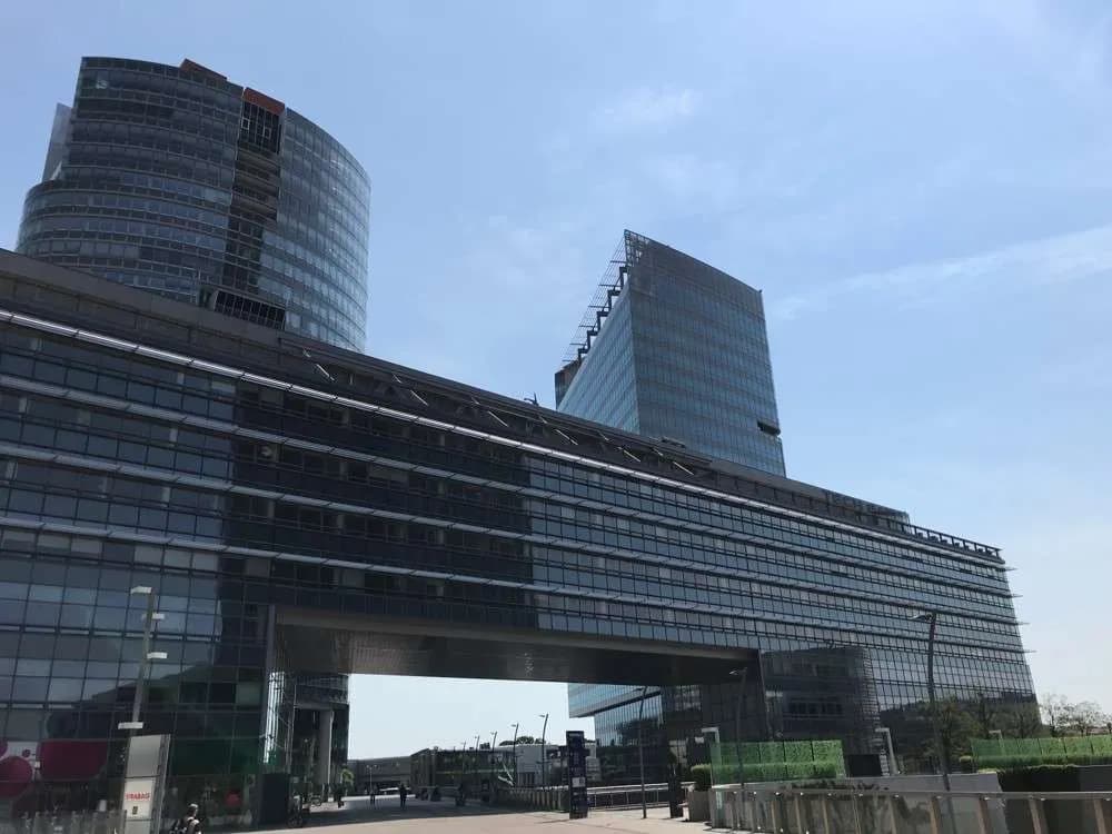 Gewerbeimmobilie mieten in Wien – 576 m², € 15