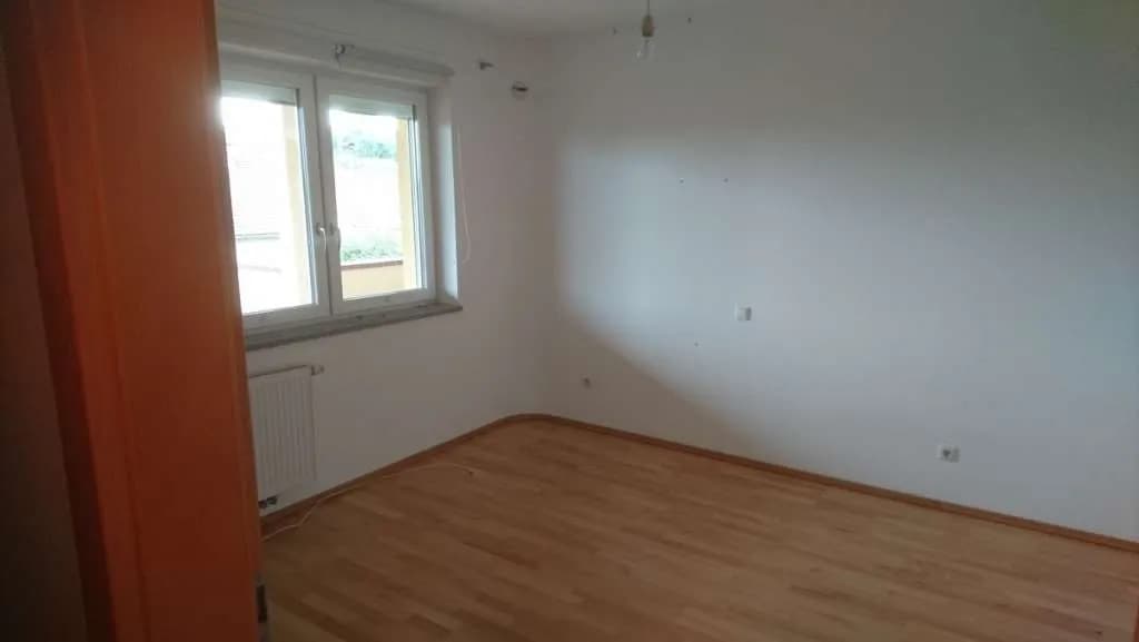 4-Zimmer-Wohnung mieten in Amstetten – 94 m², € 995 – Bild 2 von 8