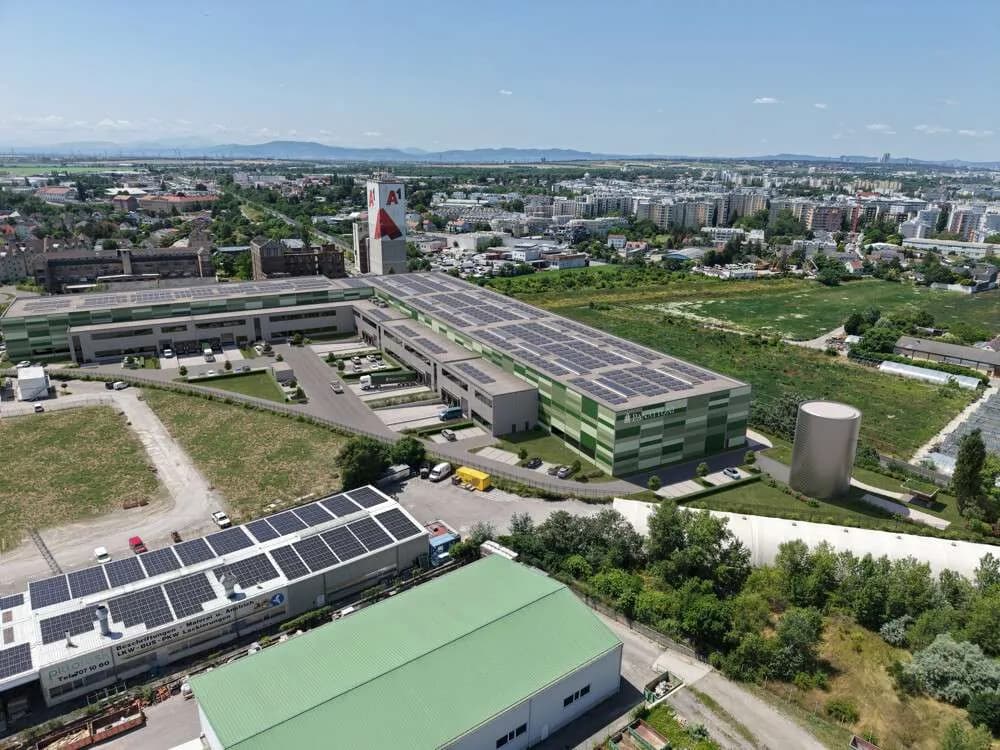 Gewerbeimmobilie mieten in Bruck an der Leitha – 2 000 m² – Bild 2 von 4