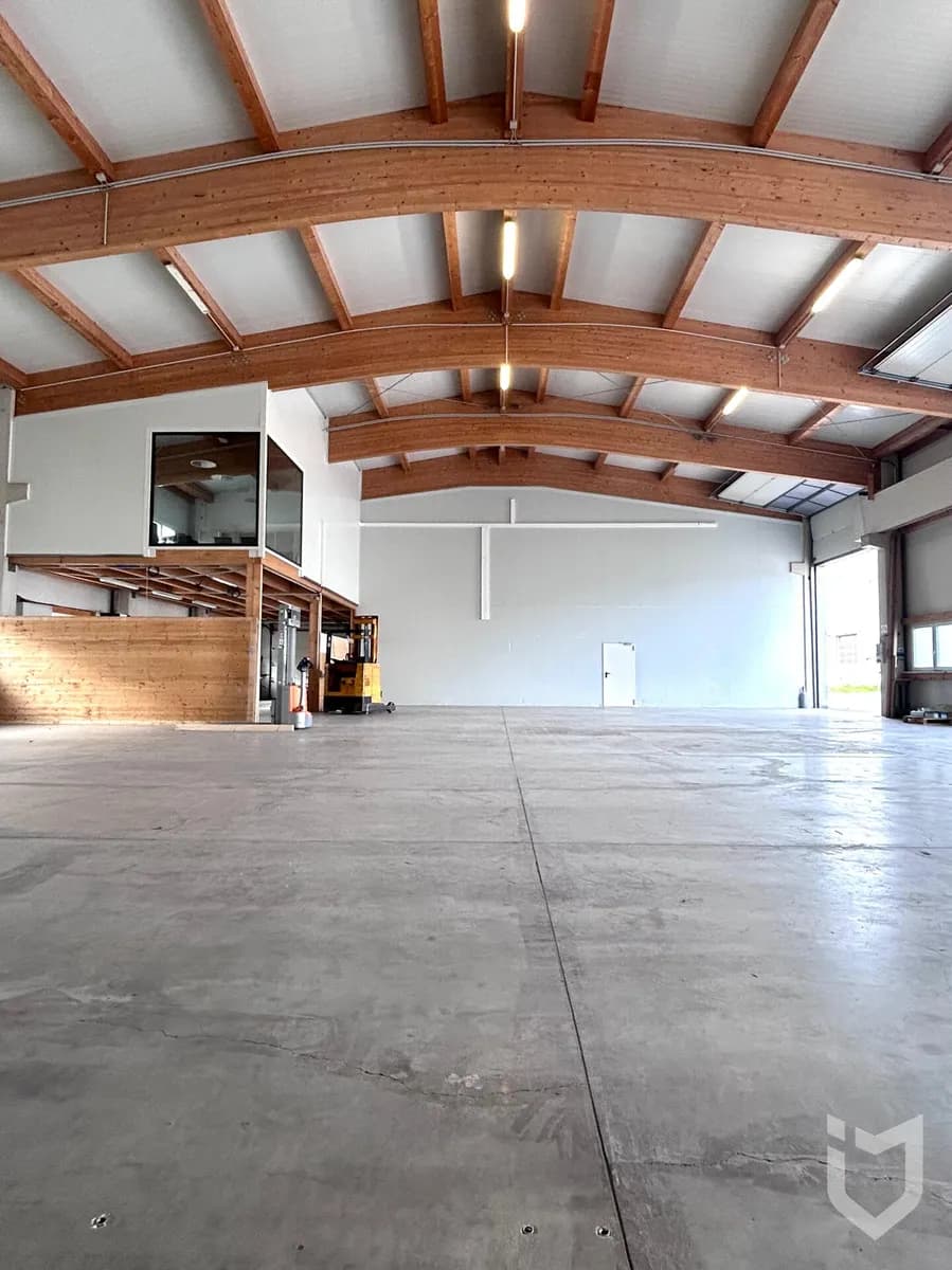 Gewerbeimmobilie mieten in Gmunden – 1 118 m² – Bild 3 von 11