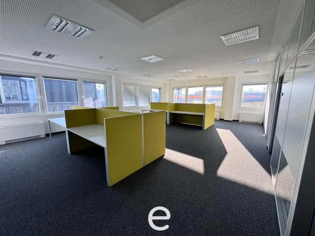 Gewerbeimmobilie mieten in Linz – 1 754 m²