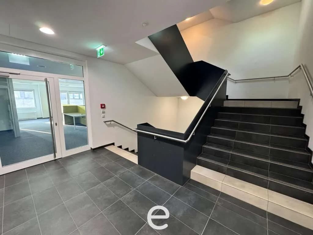 Gewerbeimmobilie mieten in Linz – 1 754 m² – Bild 2 von 8