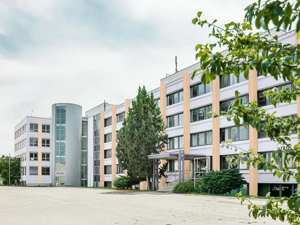 Gewerbeimmobilie mieten in Wien – 430 m², € 13 – Bild 1 von 10
