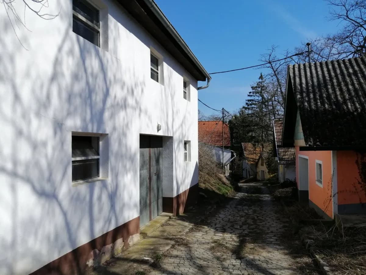 Immobilie kaufen in Hollabrunn – 64 m², € 25.000 – Bild 2 von 7