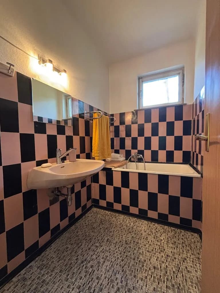 6-Zimmer-Haus kaufen in Mistelbach – 250 m², € 245.000 – Bild 9 von 26