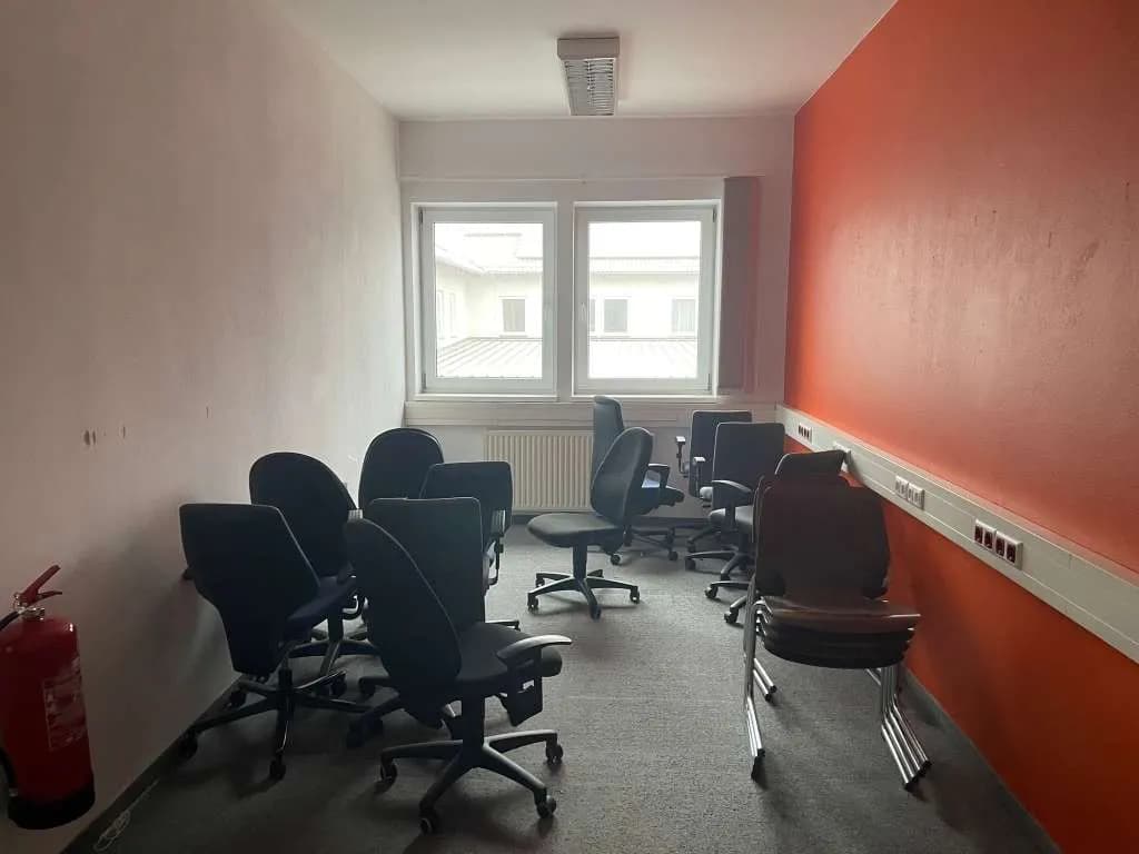 1-Zimmer-Gewerbeimmobilie mieten in Waidhofen an der Thaya – 200 m², € 8 – Bild 15 von 21