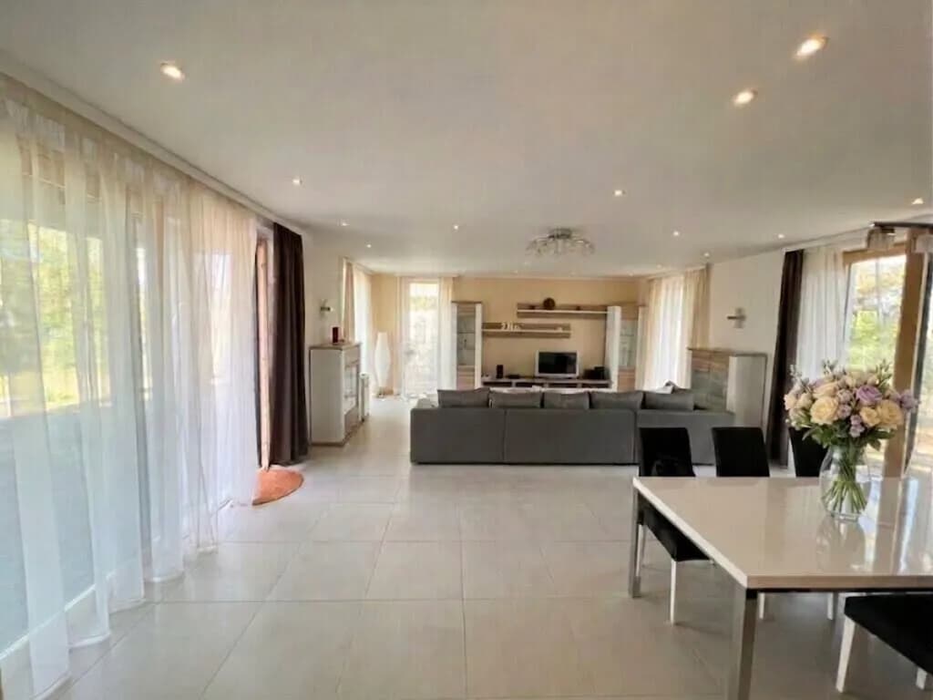 4-Zimmer-Haus mieten in Neunkirchen – 167,82 m², € 2.500 – Bild 2 von 43