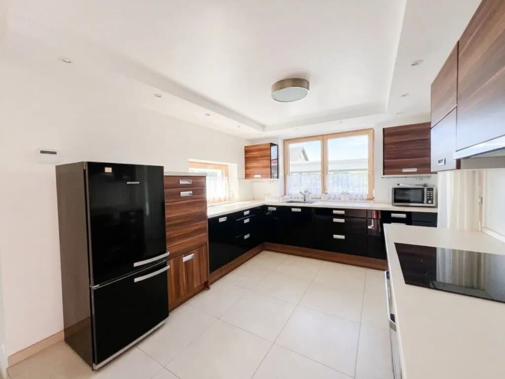 4-Zimmer-Haus mieten in Neunkirchen – 167,82 m², € 2.500 – Bild 7 von 43