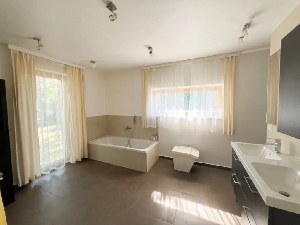 4-Zimmer-Haus mieten in Neunkirchen – 167,82 m², € 2.500 – Bild 29 von 43