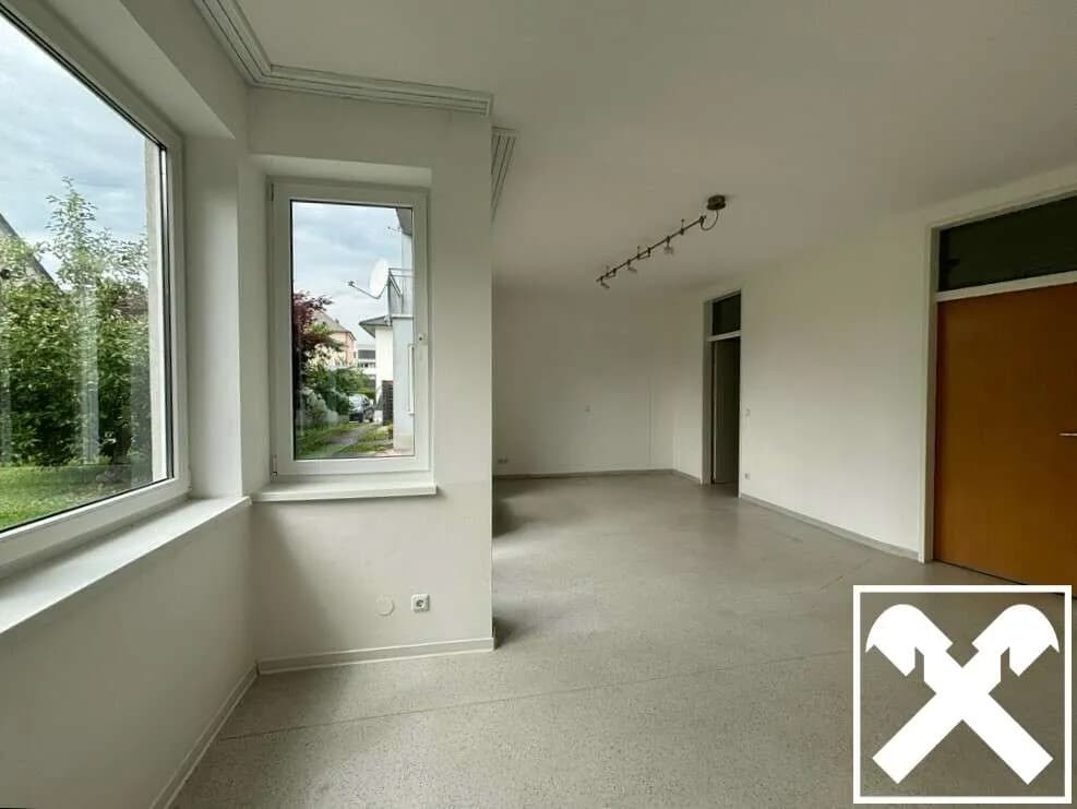 Gewerbeimmobilie mieten in Perg – 94 m², € 981