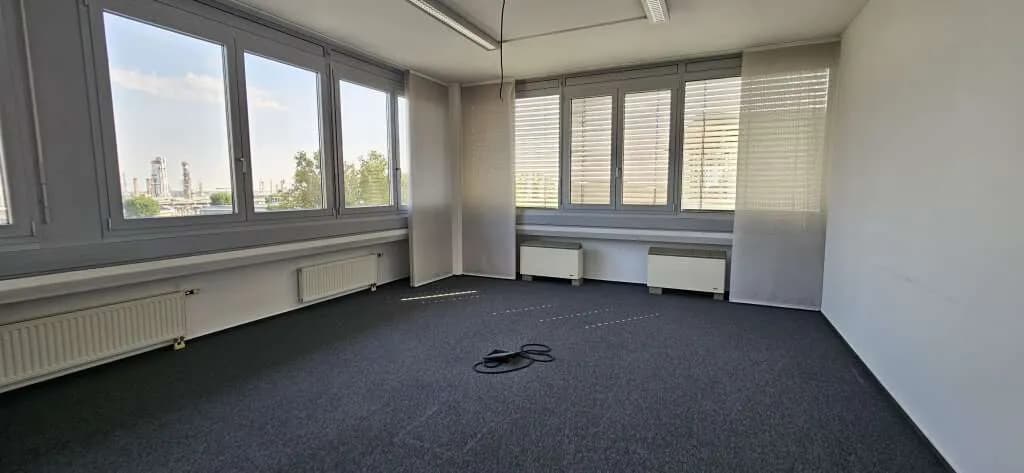 Gewerbeimmobilie mieten in Bruck an der Leitha – 697 m², € 9.270