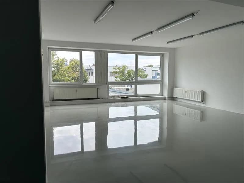 Gewerbeimmobilie mieten in Wien – 242 m², € 2.887 – Bild 1 von 8