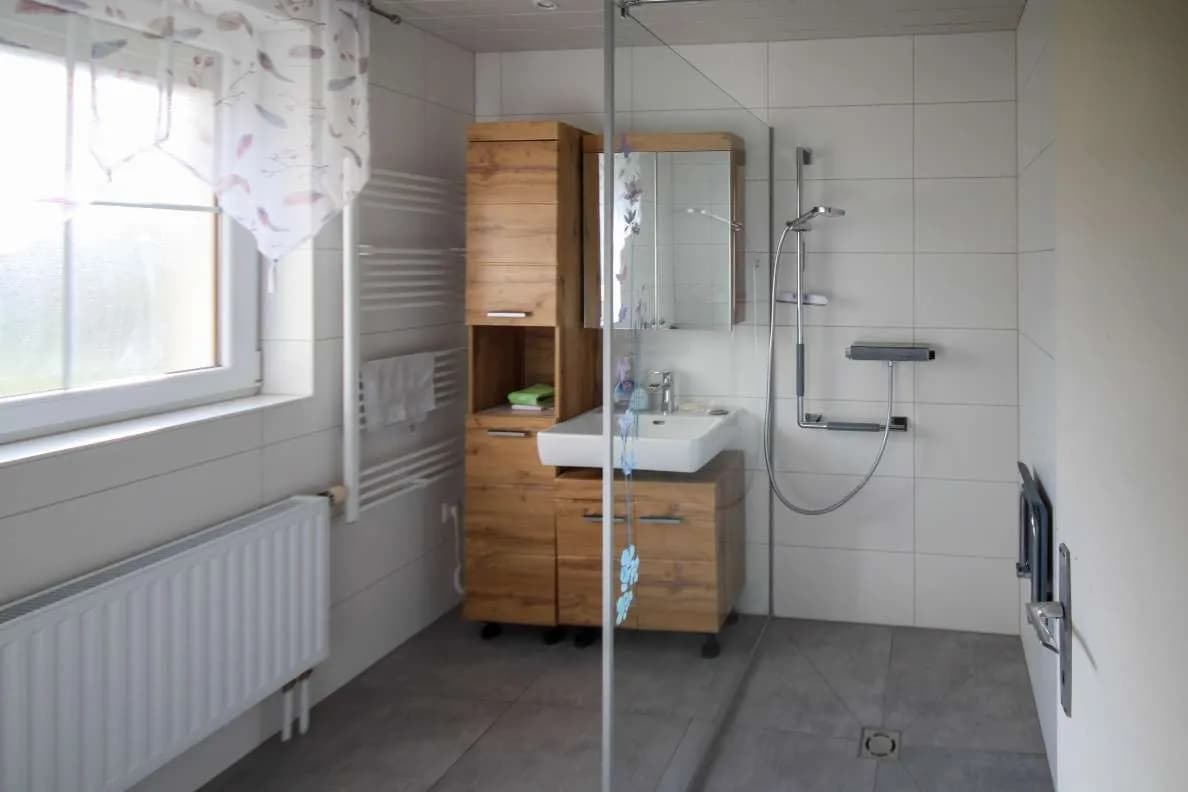 8-Zimmer-Gewerbeimmobilie kaufen in Gmunden – 160 m², € 475.000 – Bild 3 von 5