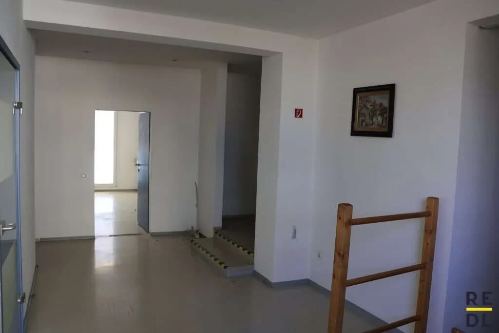 25-Zimmer-Gewerbeimmobilie mieten in Wien – 112 m², € 11 – Bild 2 von 4