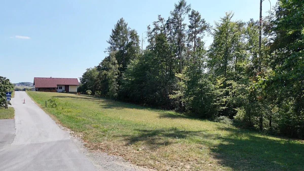 Grundstück kaufen in Leibnitz – 1 273 m², € 180.000